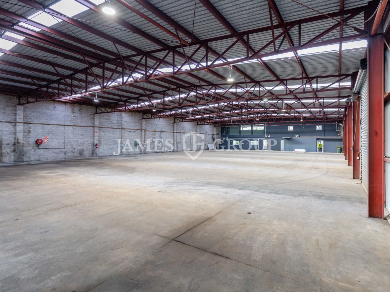 Huge Power Supply | 1,165m² Clear Span Warehouse