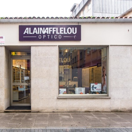 Tienda Óptico Calle Linares Rivas, 21 15160 SADA