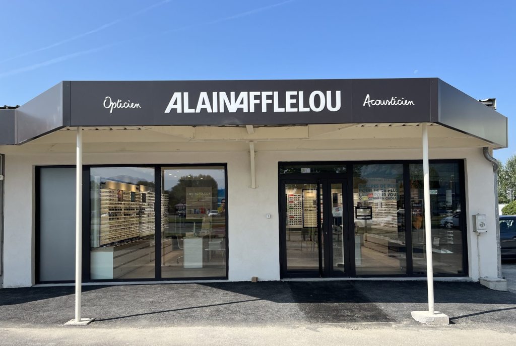 Magasin Opticien 964 avenue Ambroise Croizat 38920 CROLLES extérieur