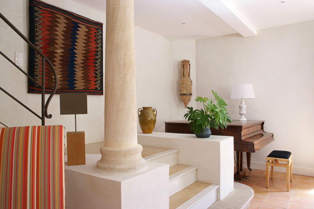 Photographs of Mas de la Verdiere villa in Provence - Image 8 of 34