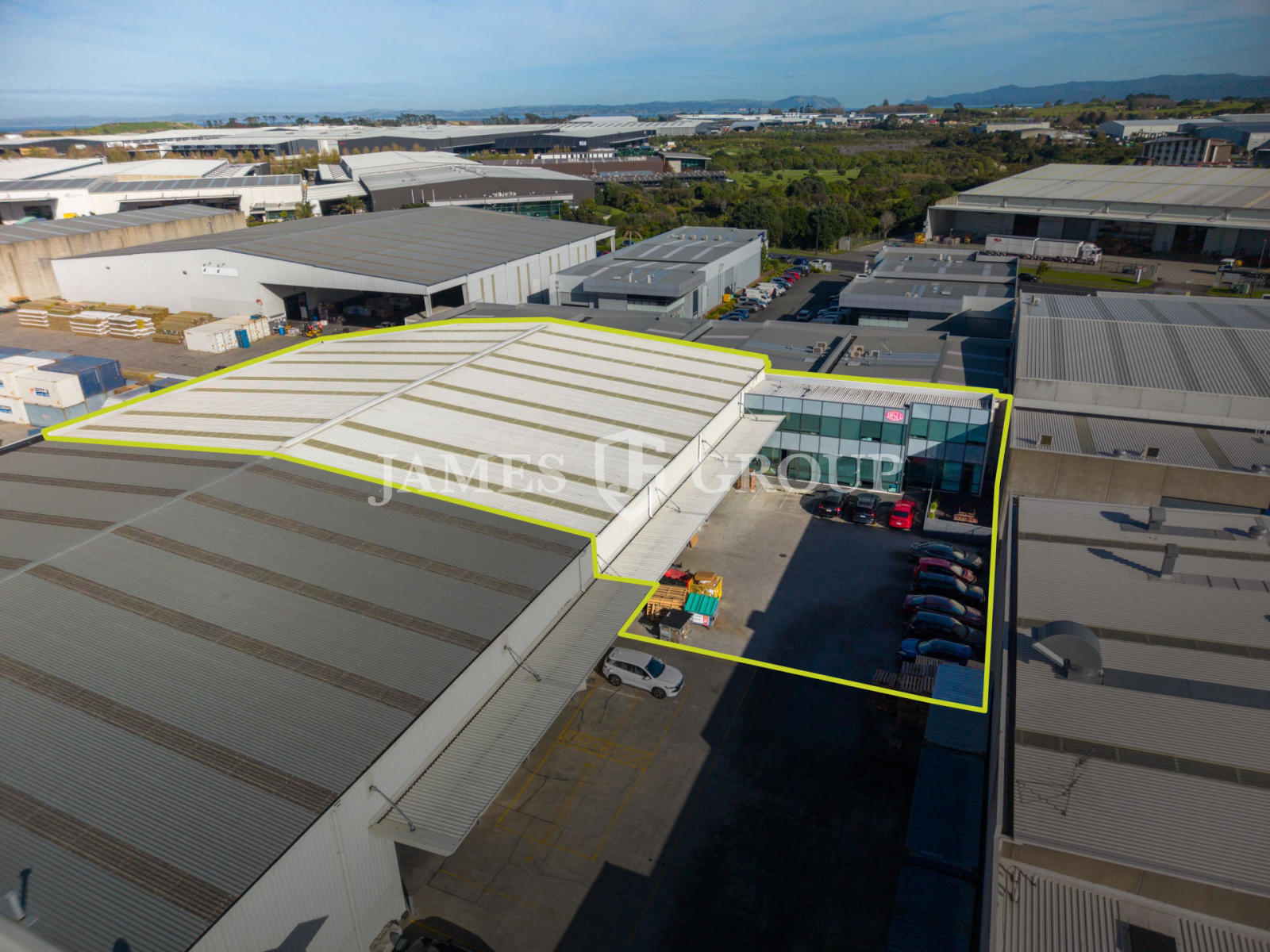 High-stud Mangere Facility – Fully Racked & Ready