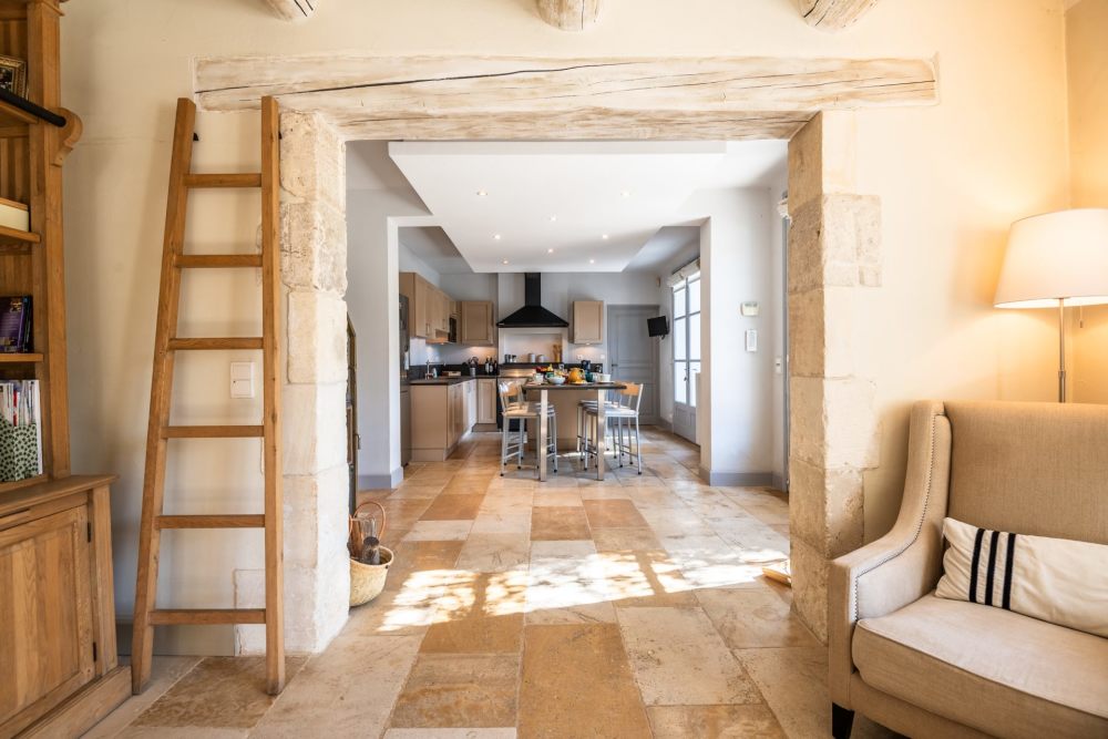 Photographs of Mas des Lilas villa in Provence - Image 11 of 36