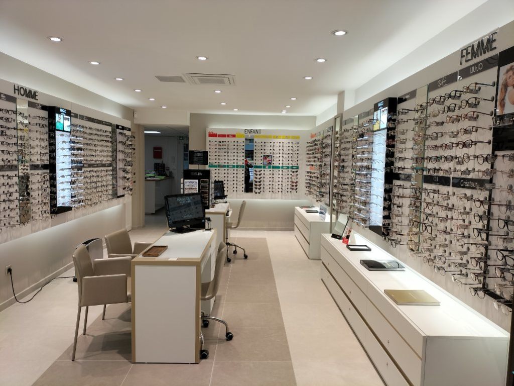 Magasin Opticien 27 rue des Martyrs 76500 ELBEUF intérieur