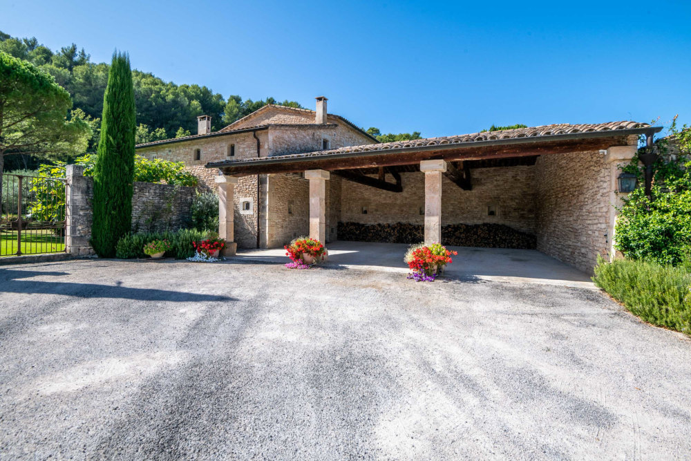 Photographs of Mas de Lacoste villa in Provence - Image 64 of 64