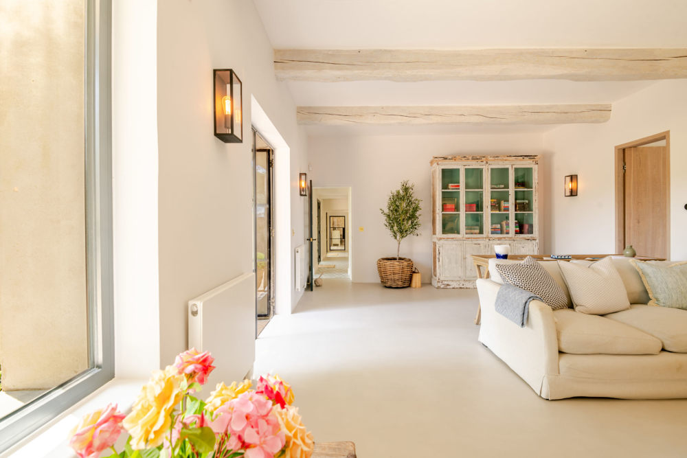 Photographs of Mas des Splendeurs villa in Provence - Image 9 of 53