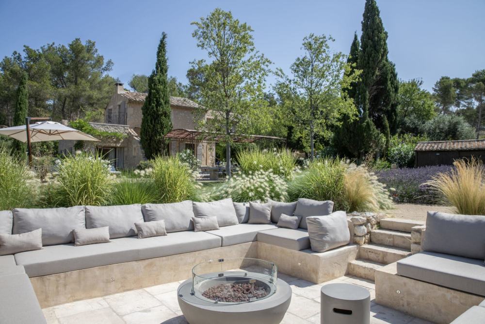 Photographs of Mas des Peintres villa in Provence - Image 5 of 46