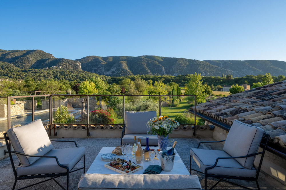 Photographs of Domaine du Lys villa in Provence - Image 13 of 45
