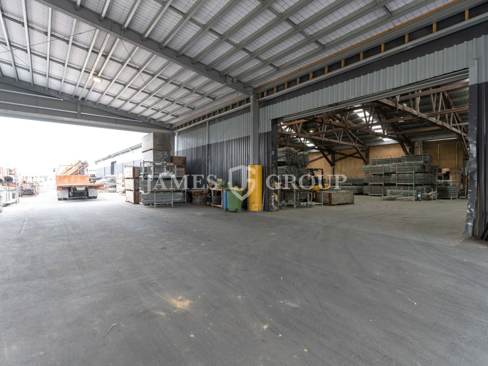 3,462m² Warehouse And Office With Yard