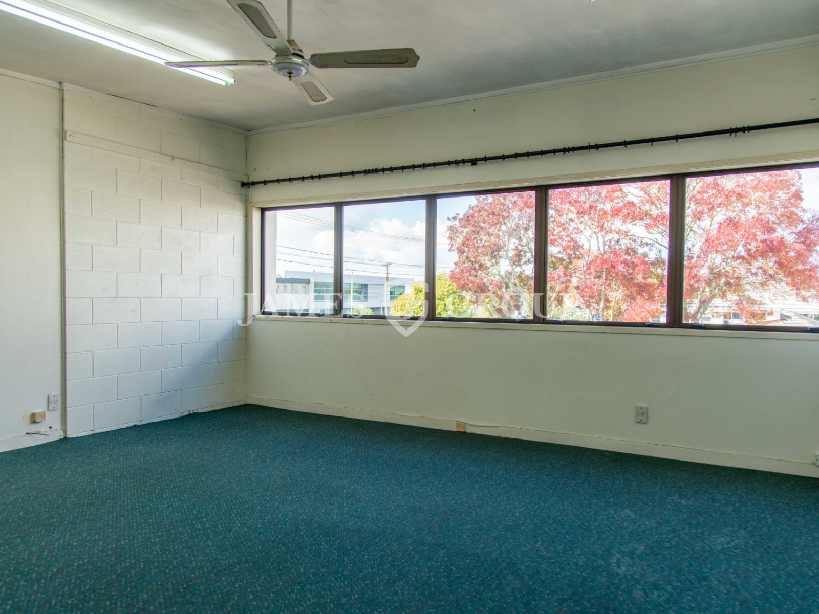 Affordable Road Front Unit + 3 Carparks | 110m²
