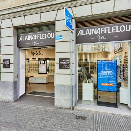 Tienda Óptico Travesera de Gracia 92, esquina via Augusta 08006 BARCELONA