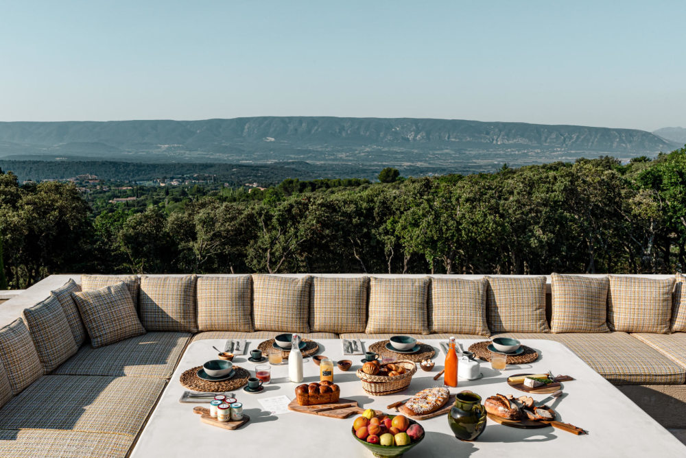 Photographs of La Bastide des Collines villa in Provence - Image 3 of 51