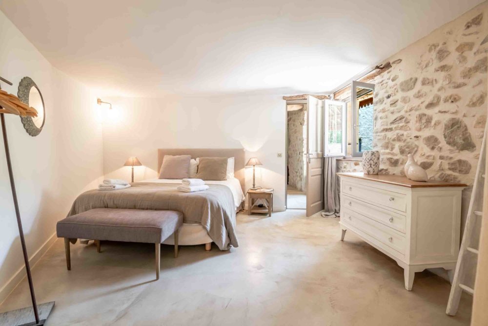 Photographs of La Farinette villa in Provence - Image 29 of 33