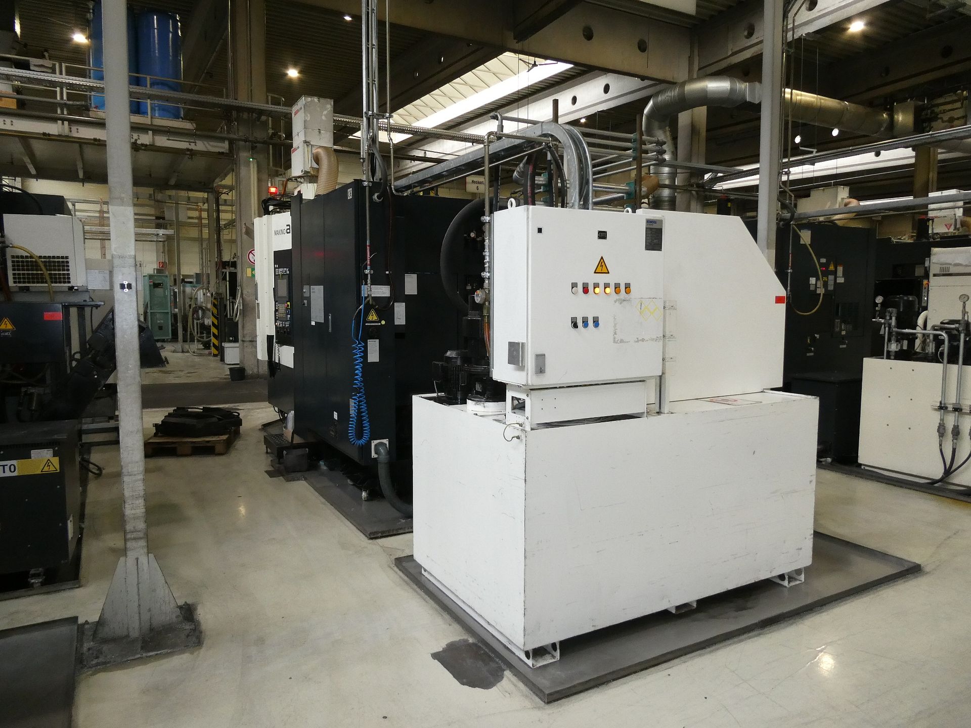 CNC Machining Center-Makino - Image 10