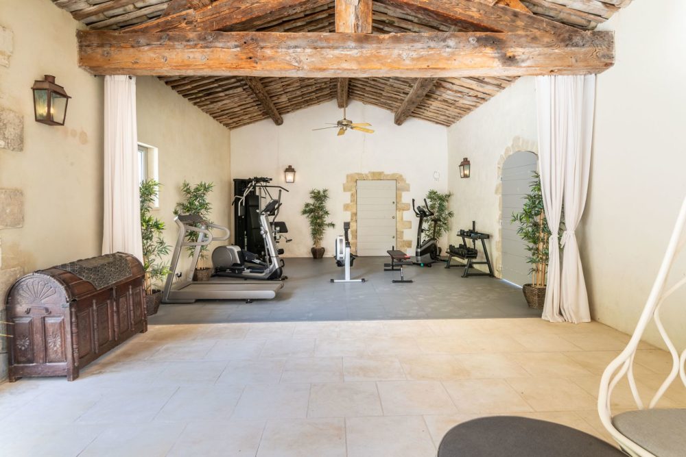 Photographs of Mas de Lacoste villa in Provence - Image 61 of 64