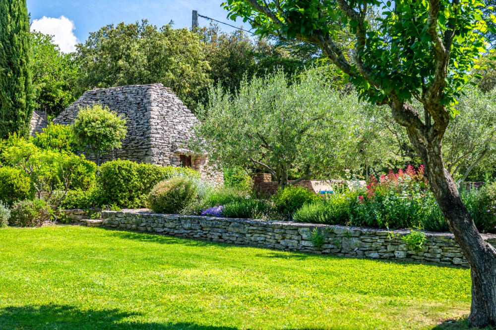 Photographs of Mas des Mésanges villa in Provence - Image 29 of 35