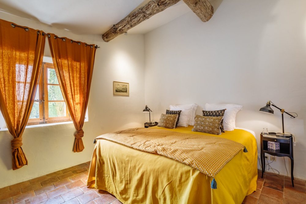Photographs of Chateau de Sannes villa in Provence - Image 53 of 61