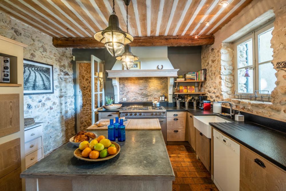 Photographs of Mas des Cigales villa in Provence - Image 8 of 41