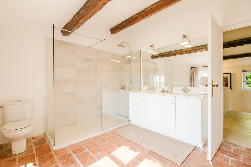 Photographs of Mas des Cinq Sens villa in Provence - Image 25 of 37