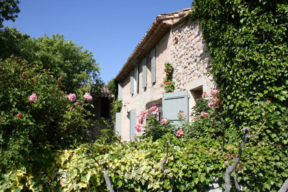 Photographs of Mas des Roses villa in Provence - Image 3 of 44