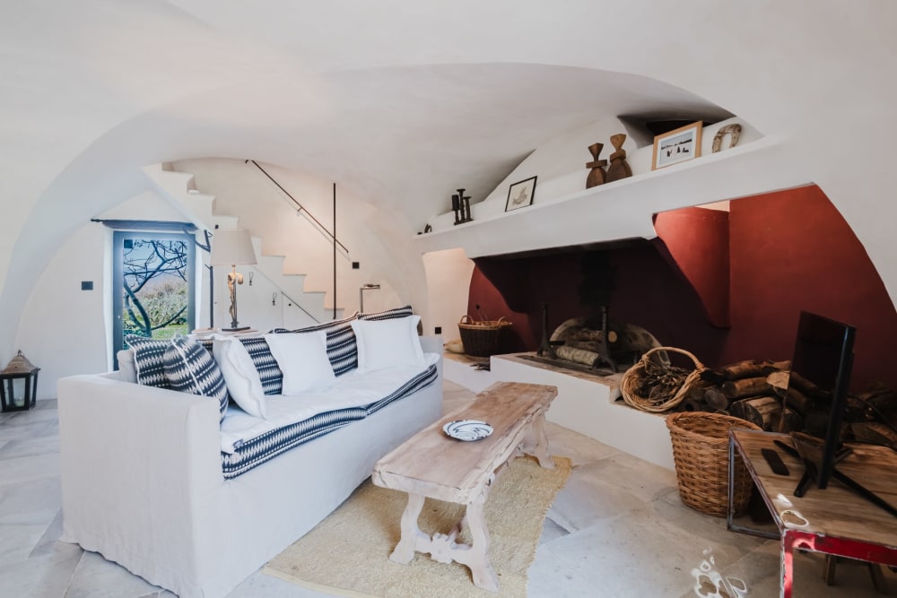 Photographs of Mas des Bleuets villa in Provence - Image 9 of 44