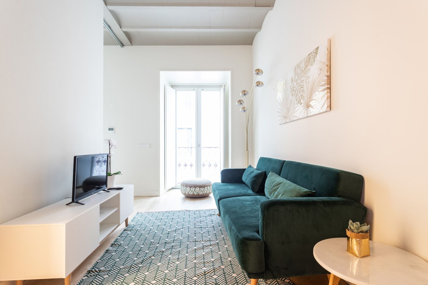 1 bed Apartment For Sale in Lisbon, Lisbon Metropolitan Area