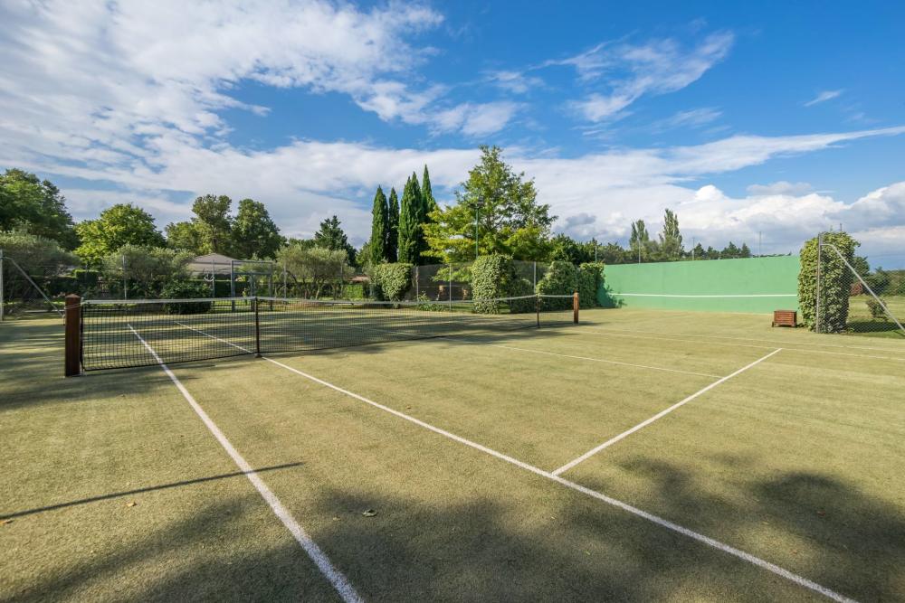 Photographs of Chateau Rhone Provence villa in Provence - Image 49 of 52