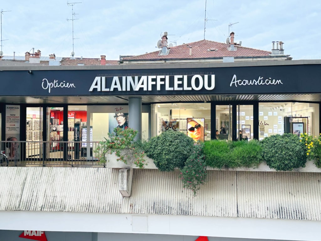 Magasin Opticien C.C. Triangle - allée Jules Milhau 34000 MONTPELLIER extérieur