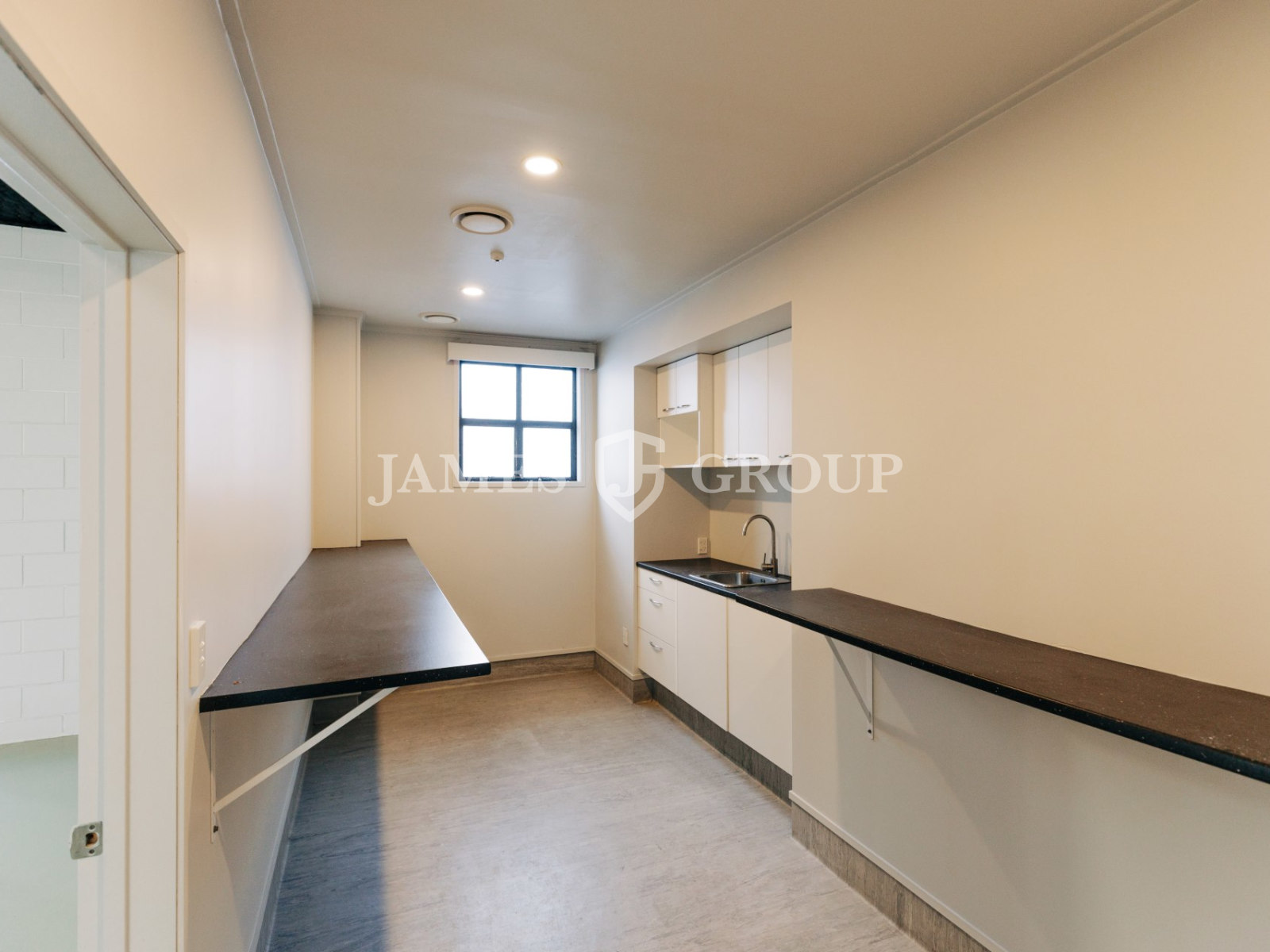 Office Or Warehouse Or High-end Showroom