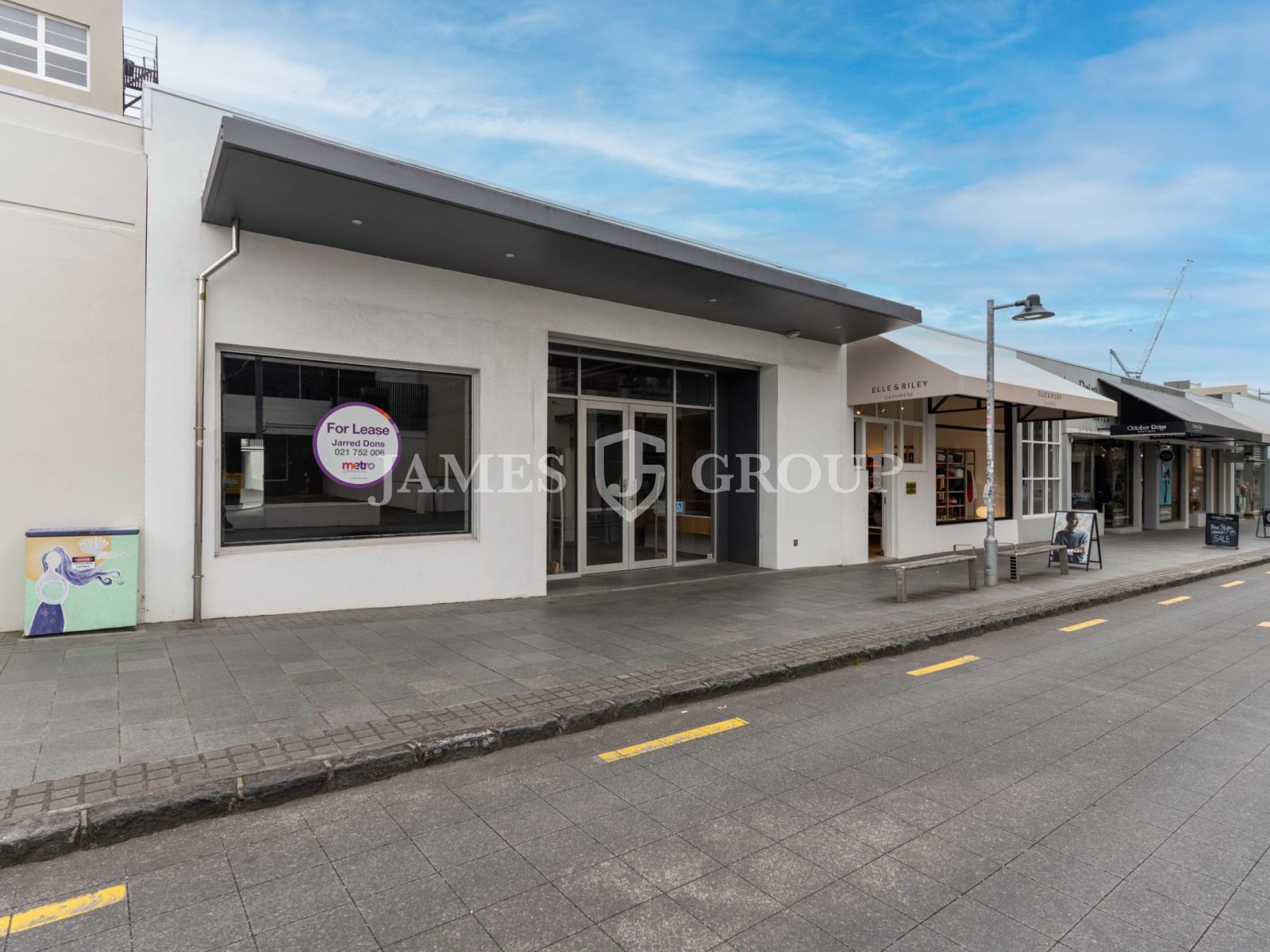 Modern Open Plan Retail With Strong Foot Traffic
