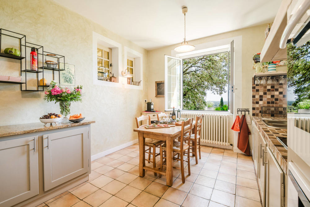 Photographs of Mas des Rocailles villa in Provence - Image 9 of 41
