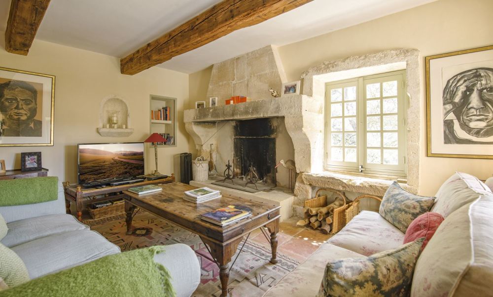 Photographs of Mas de Belleroche villa in Provence - Image 23 of 34