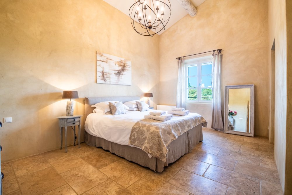 Photographs of Mas du Milan villa in Provence - Image 32 of 50