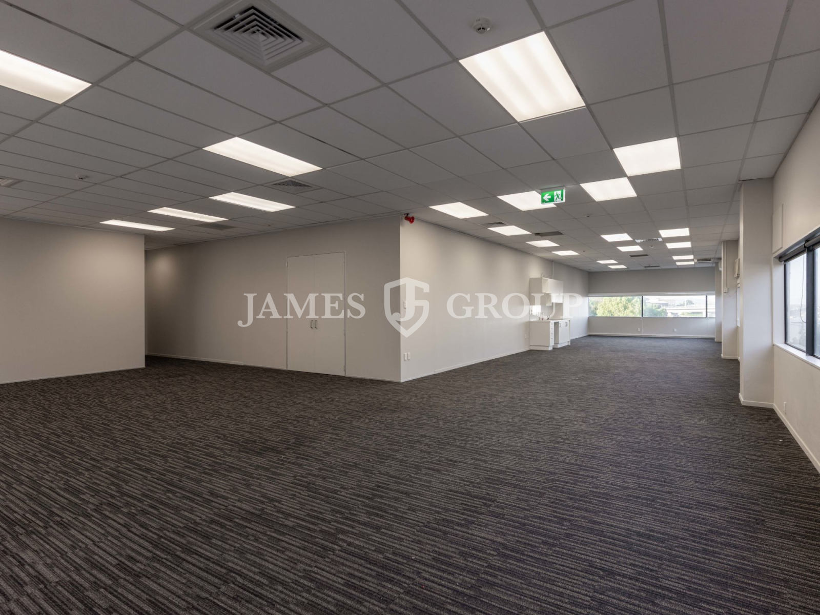Available Now: 170m² Office With 3 Car Parks