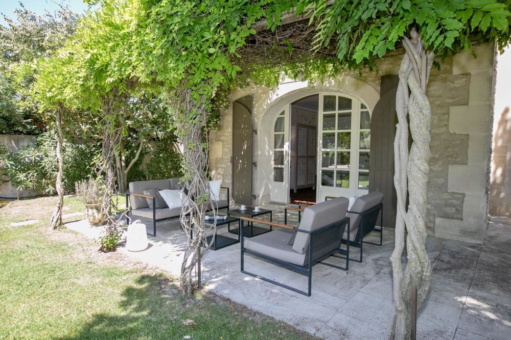 Photographs of Mas des Marguerites villa in Provence - Image 5 of 43