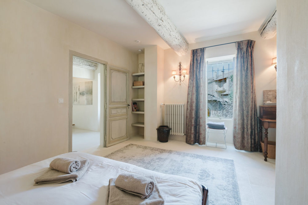 Photographs of Mas la Bergerie de Cabrieres villa in Provence - Image 39 of 56
