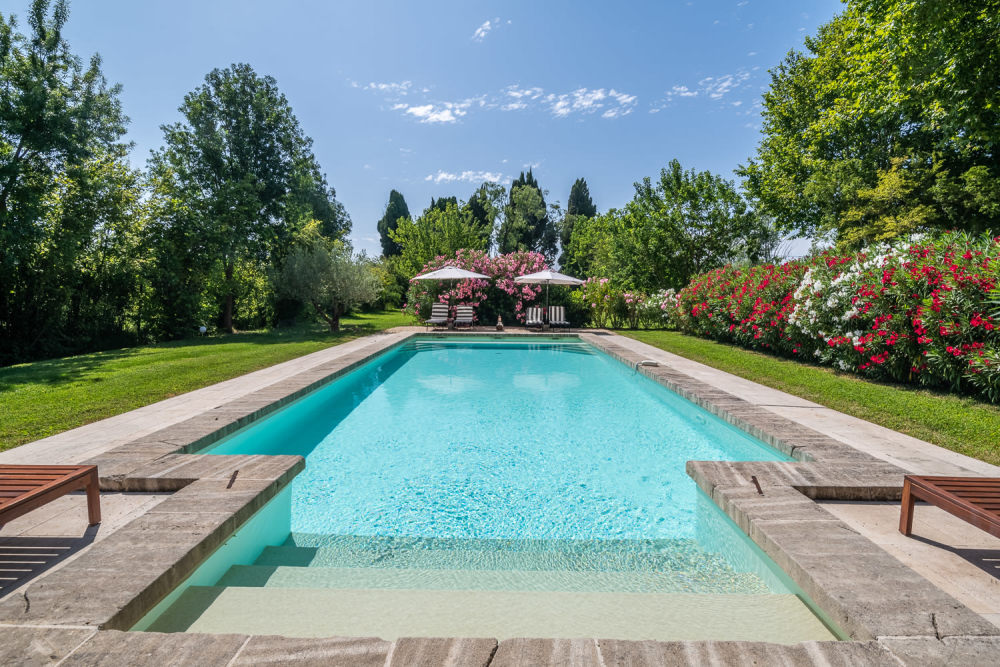 Photographs of Mas de la Sorgue villa in Provence - Image 37 of 45