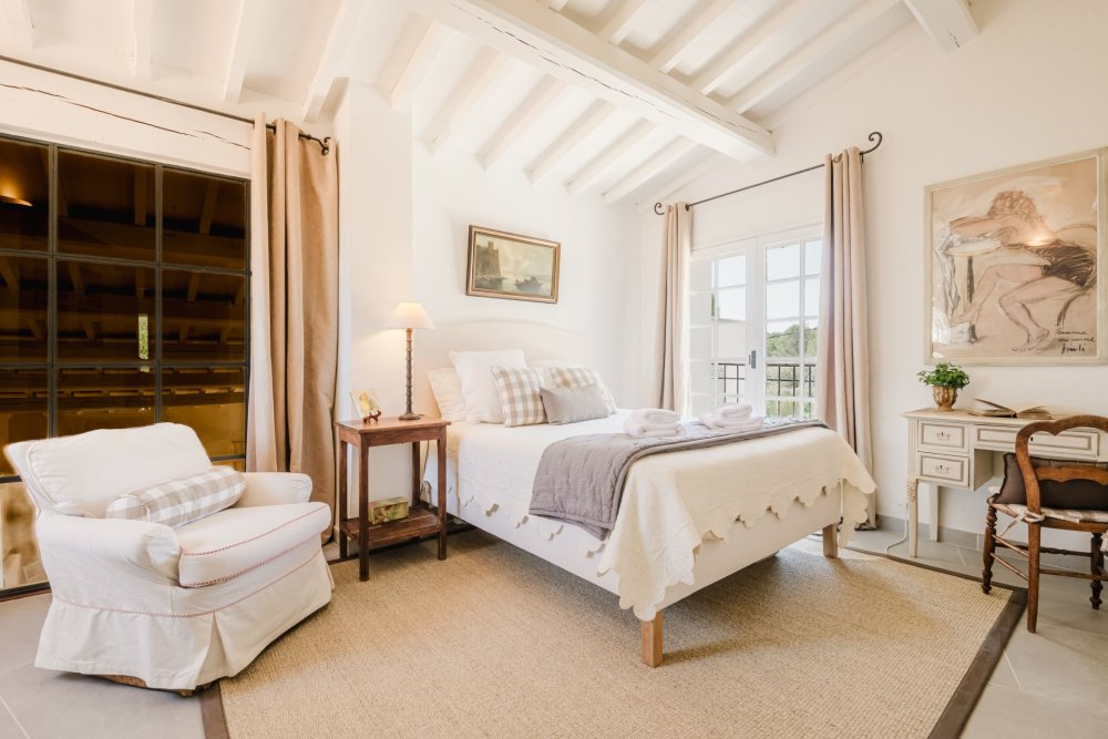 Photographs of Mas des Imberts villa in Provence - Image 27 of 48