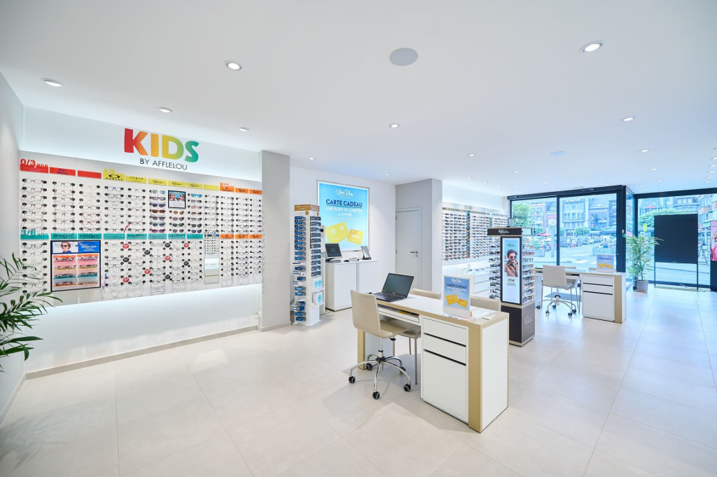 Magasin Opticien Place Général Mc-Auliffe  51 6600 BASTOGNE intérieur