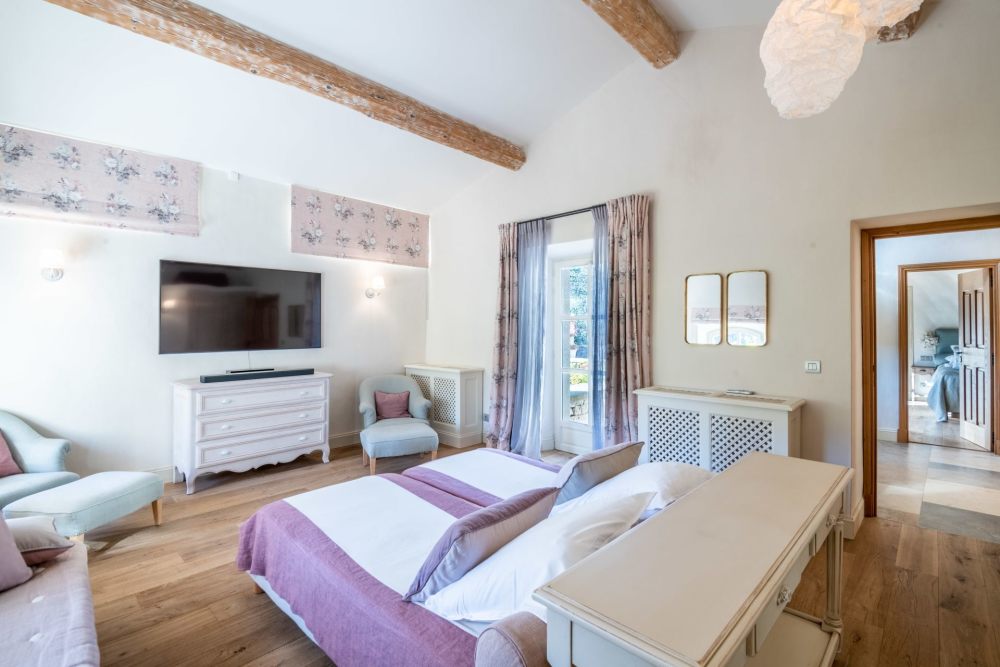Photographs of Mas des Constellations villa in Provence - Image 37 of 49