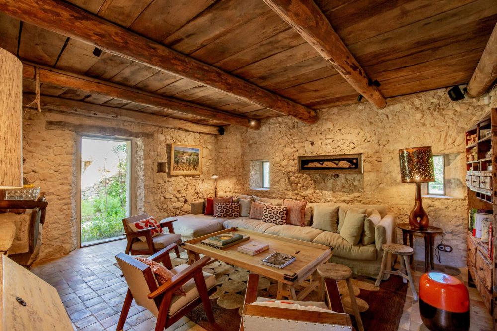 Photographs of Le Mas d’Or villa in Provence - Image 9 of 38