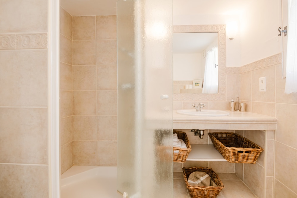 Photographs of Mas des Imberts villa in Provence - Image 39 of 48