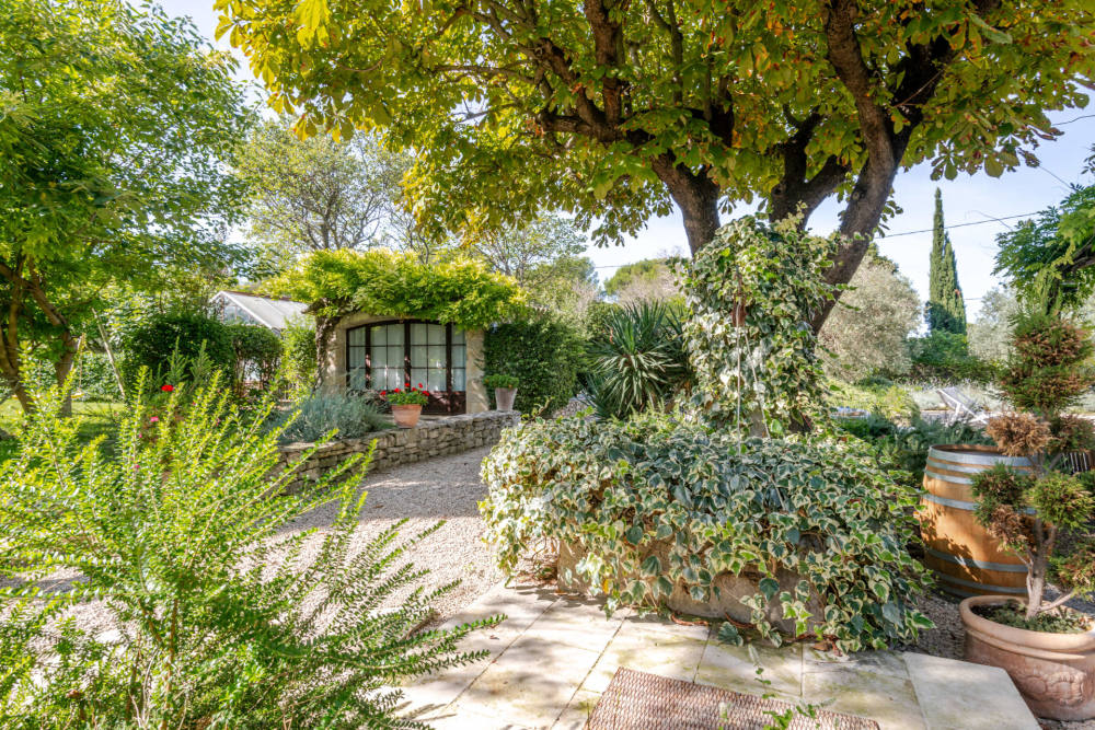 Photographs of Mas des Lilas villa in Provence - Image 26 of 36