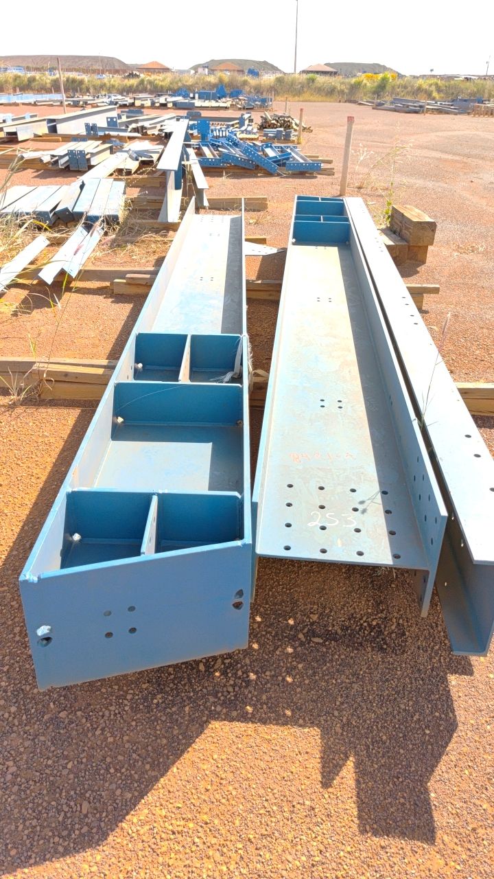 Lot of Metal Structures / BOX E17