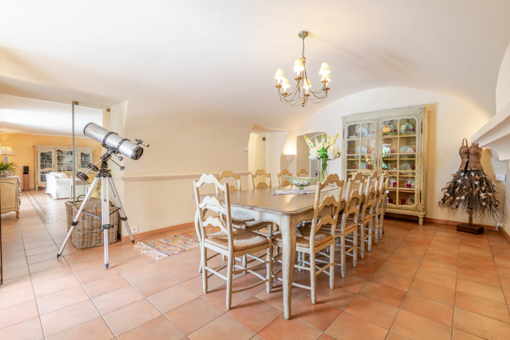 Photographs of Mas de Ribe villa in Provence - Image 8 of 50