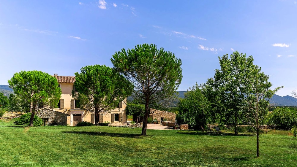 Photographs of Bastide du Baron villa in Provence - Image 2 of 50