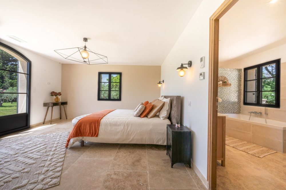 Photographs of Mas des Alizées villa in Provence - Image 19 of 33