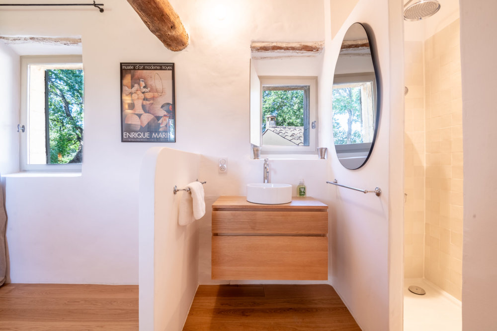 Photographs of Mas les Gardiols villa in Provence - Image 37 of 43