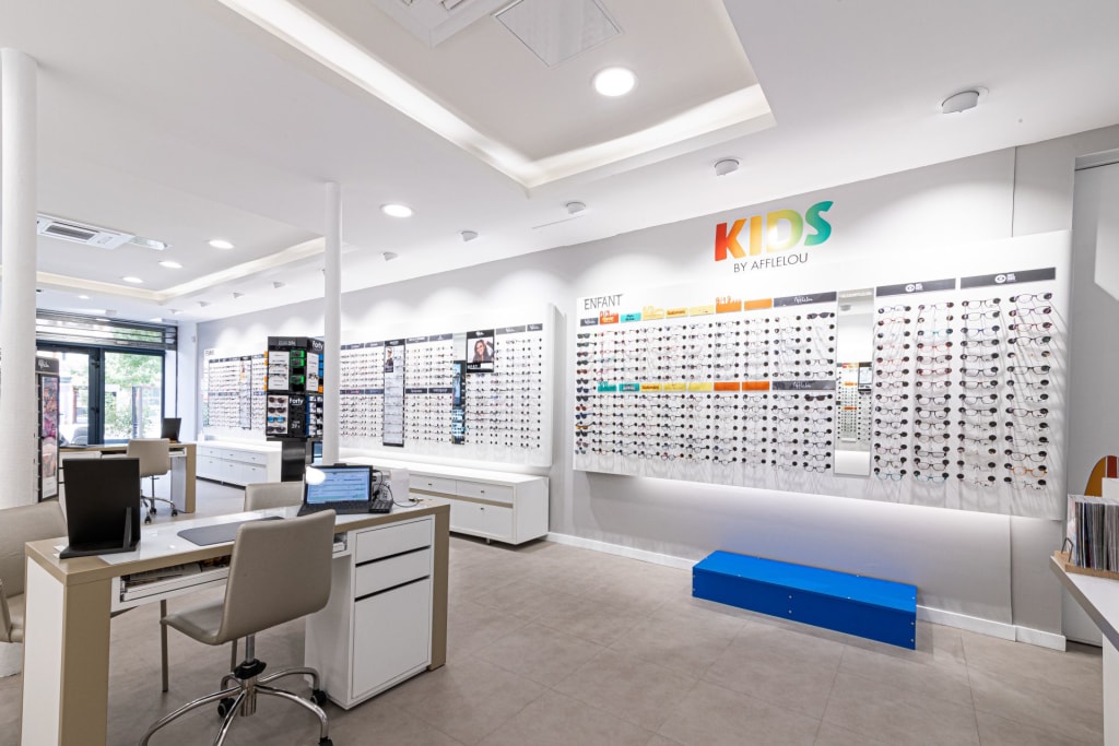 Magasin Opticien 7 place de la Cité 12000 RODEZ intérieur