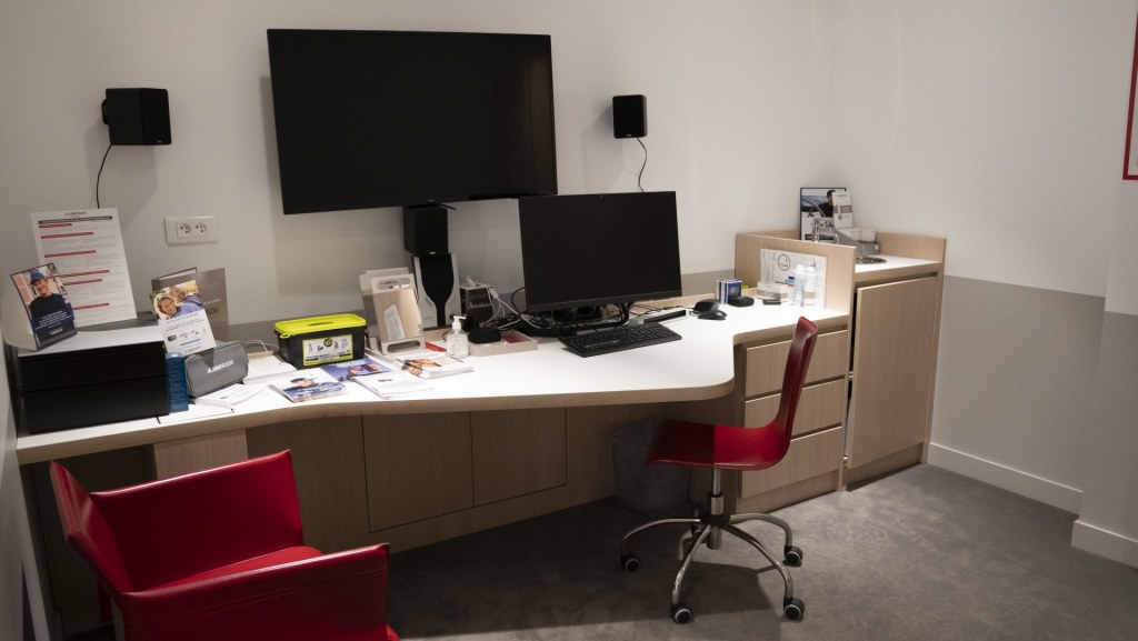 Magasin audioprothesiste C.C. Saint Quentin - 12 rue Colbert 78180 MONTIGNY-LE-BRETONNEUX intérieur