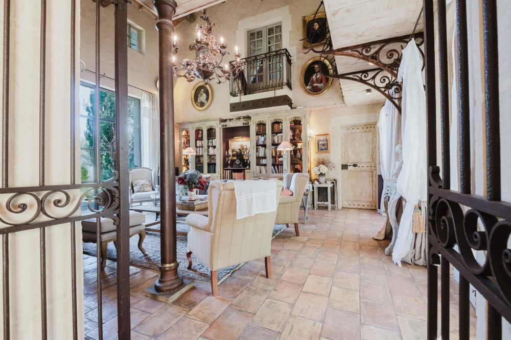 Photographs of Le Mas d’Eygalieres villa in Provence - Image 7 of 60